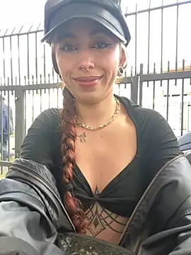 Sallem Pink online show from November 4, 2025, 11:58 am