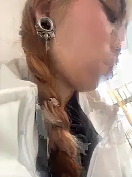 Sallem Pink online show from November 10, 2025, 11:04 am