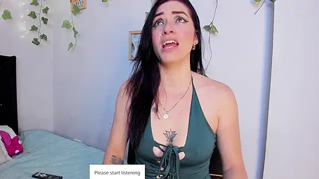 Snapshot of MeganHoffmaan chatting on May 20, 2026, 6:05 pm MeganHoffmaan online show from May 20, 2026, 6:05 pm