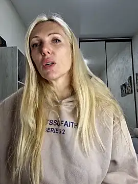 Monna online show from October 26, 2025, 3:56 pm