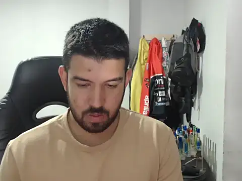 Axel11113 online show from November 24, 2025, 1:49 am