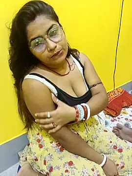 Snapshot of Naughty-Chaaya chatting on September 17, 2025, 8:00 pm Naughty-Chaaya online show from September 17, 2025, 8:00 pm