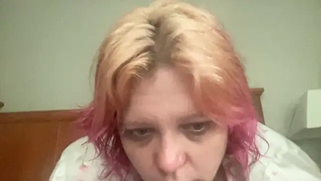 g0lden are0las89 online show from June 3, 2026, 5:19 am
