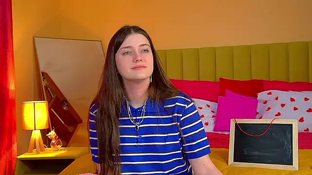 JessicaJewells online show from March 18, 2026, 6:27 am