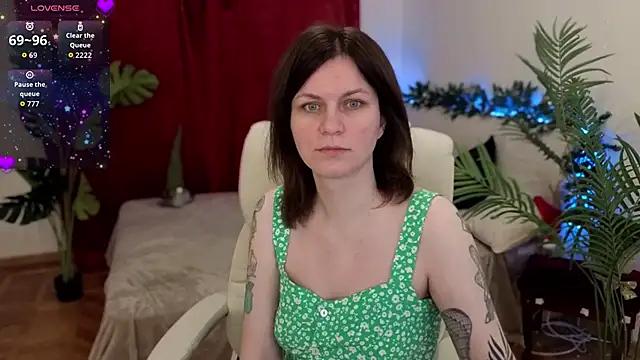 TinaMelt online show from November 16, 2025, 4:56 pm