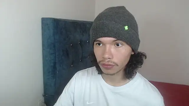 Xoxo Smiles online show from November 29, 2025, 3:56 pm