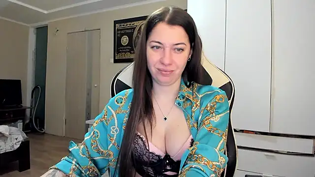 EmiLovsi online show from January 19, 2026, 4:22 pm