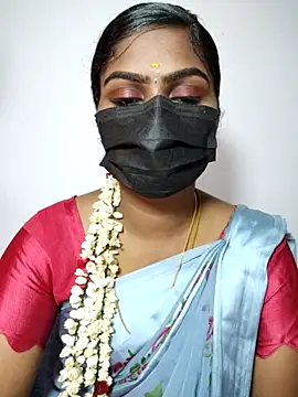 Snapshot of Tamil_Princess12 chatting on October 16, 2025, 5:43 pm Tamil Princess12 online show from October 16, 2025, 5:43 pm