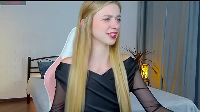 Snapshot of KelsiWest chatting on September 16, 2025, 1:12 pm KelsiWest online show from September 16, 2025, 1:12 pm