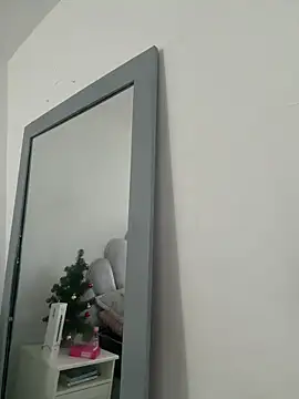 emma-conti2 online show from December 20, 2025, 2:42 pm