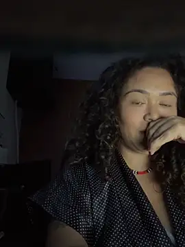 MaliciaBrazil online show from December 1, 2025, 12:55 am