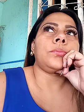 Snapshot of camila_rogue chatting on October 20, 2025, 1:00 pm camila rogue online show from October 20, 2025, 1:00 pm