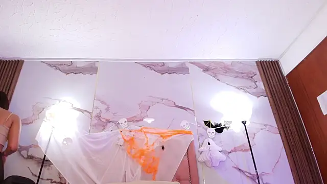 Snapshot of AlyaThompson chatting on October 28, 2025, 3:40 am AlyaThompson online show from October 28, 2025, 3:40 am