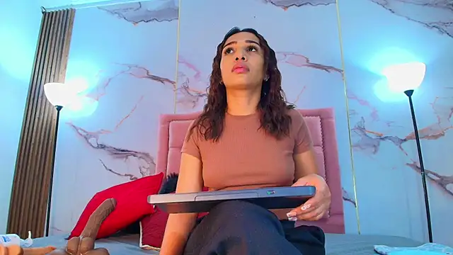 Snapshot of AlyaThompson chatting on November 28, 2025, 4:23 am AlyaThompson online show from November 28, 2025, 4:23 am