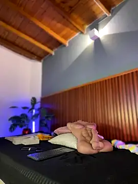 MarilynSmith01 online show from December 2, 2025, 8:43 pm