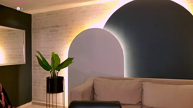 Snapshot of AgathaKondo_ chatting on October 4, 2025, 8:21 pm AgathaKondo online show from October 4, 2025, 8:21 pm