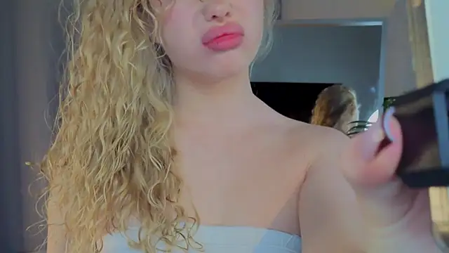 emilyshepar d online show from October 29, 2025, 2:32 am