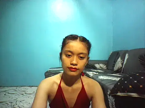 prettymomxoxo online show from June 7, 2026, 3:28 pm