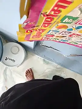 Snapshot of RAYI_Queen_4 chatting on February 17, 2026, 6:00 am RAYI Queen 4 online show from February 17, 2026, 6:00 am