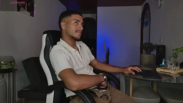 Snapshot of michel_g1 chatting on February 17, 2026, 12:30 am michel g1 online show from February 17, 2026, 12:30 am