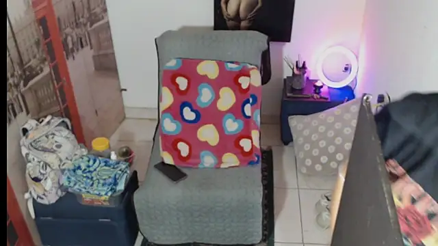 Snapshot of Milf_Valeria chatting on February 20, 2026, 3:58 pm Milf Valeria online show from February 20, 2026, 3:58 pm