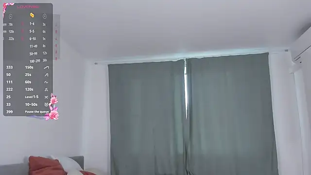 OdelynaFrake online show from November 28, 2025, 8:36 am