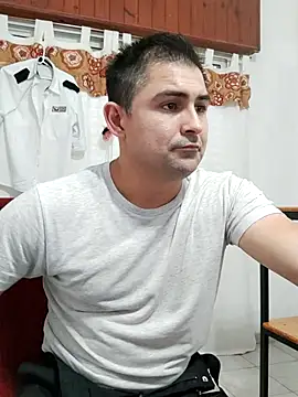 Bradd 32 online show from April 14, 2026, 11:26 am