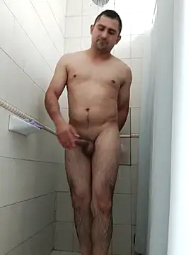 Bradd 32 online show from December 3, 2025, 5:12 pm