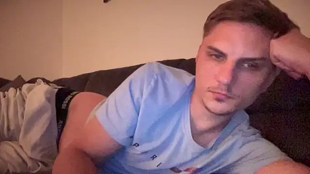 Snapshot of Sweetbooy90 chatting on May 17, 2026, 9:04 pm Sweetbooy90 online show from May 17, 2026, 9:04 pm