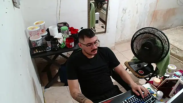 Leonino231 online show from December 20, 2025, 10:12 pm