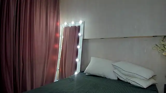 Adelina Bliss online show from April 12, 2026, 9:23 am