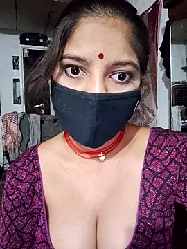 Daisygirl9 online show from May 10, 2026, 10:55 pm