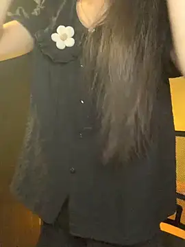 Nhinhi18 online show from April 5, 2026, 3:30 pm