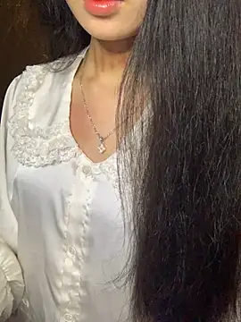 Nhinhi18 online show from February 25, 2026, 4:18 pm