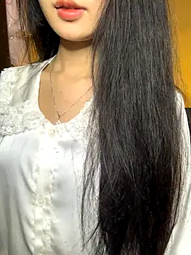 Nhinhi18 online show from December 22, 2025, 3:23 pm