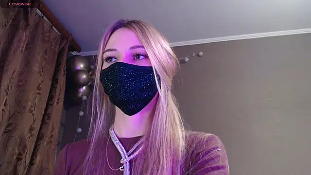 Iris lave online show from November 5, 2025, 4:43 pm