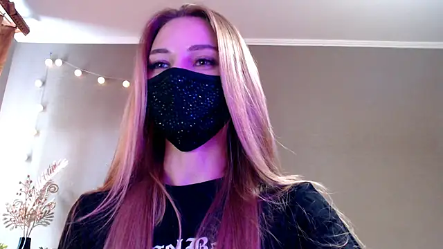 Snapshot of Iris_lave chatting on May 9, 2026, 1:58 pm Iris lave online show from May 9, 2026, 1:58 pm