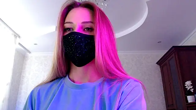 Snapshot of Iris_lave chatting on July 8, 2026, 3:24 pm Iris lave online show from July 8, 2026, 3:24 pm