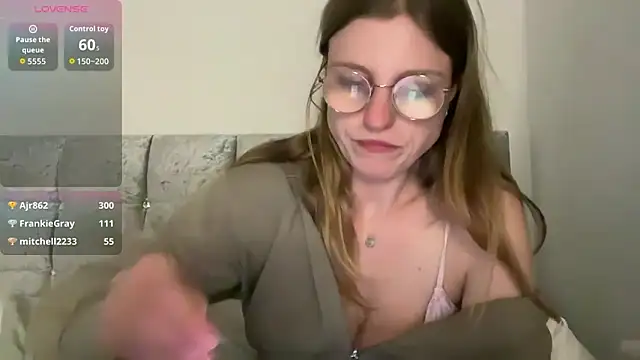 BustyKellyXXX online show from March 27, 2026, 7:37 pm