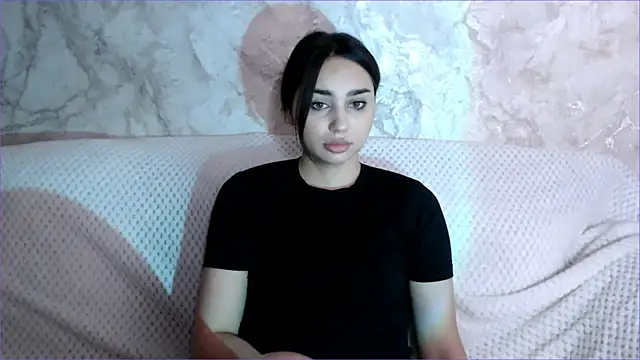 ChocolateKity online show from April 14, 2026, 4:06 am