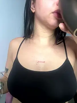 lucy grey25 online show from January 18, 2026, 3:37 pm