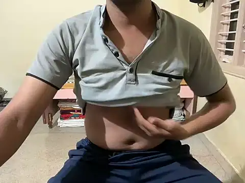 Snapshot of project085 chatting on October 25, 2025, 2:39 pm project085 online show from October 25, 2025, 2:39 pm