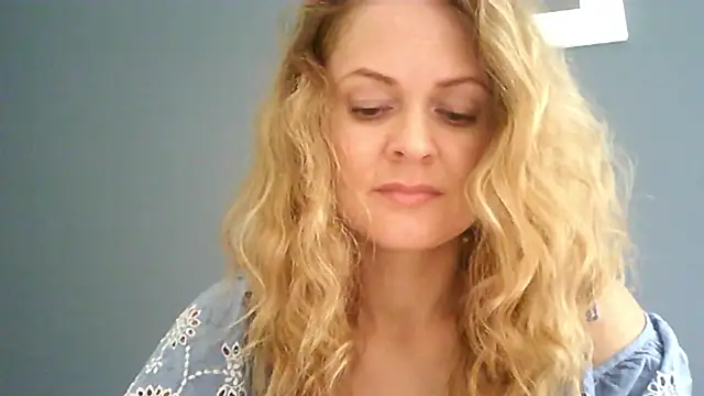 Snapshot of Ginger-bb chatting on July 8, 2026, 8:48 am Ginger-bb online show from July 8, 2026, 8:48 am