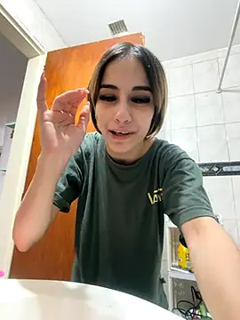 Babylovetiernax online show from November 27, 2025, 5:13 pm