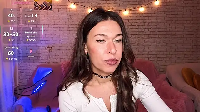 ReginaFoXXXy online show from October 28, 2025, 12:48 pm