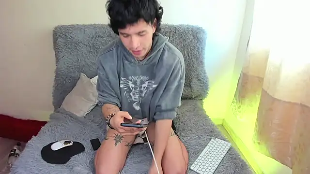  viollette  online show from October 22, 2025, 4:28 pm