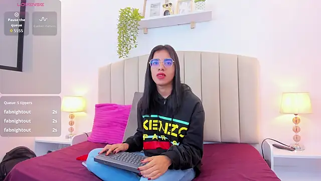 Rachel Donnelly online show from September 27, 2025, 5:02 am