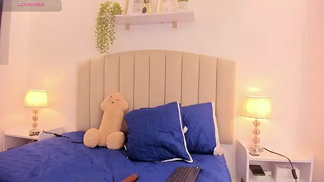 Rachel Donnelly online show from November 9, 2025, 4:27 am