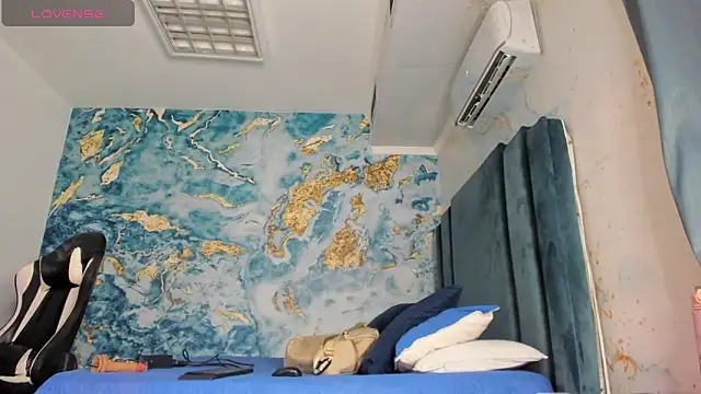 lesly cutee online show from March 26, 2026, 3:43 pm