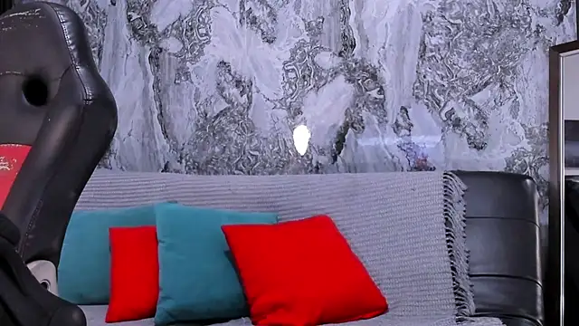 Arianna Moss online show from September 15, 2025, 1:06 am